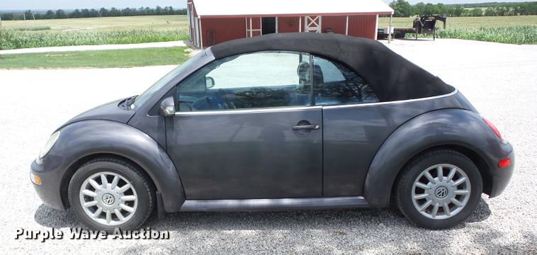 image for item EI9829 2004 Volkswagen New Beetle convertible