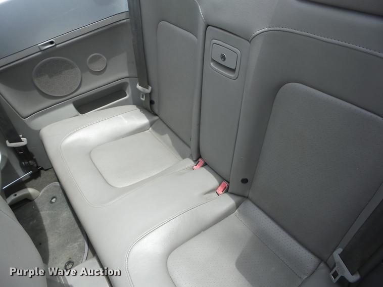 image for item EI9829 2004 Volkswagen New Beetle convertible