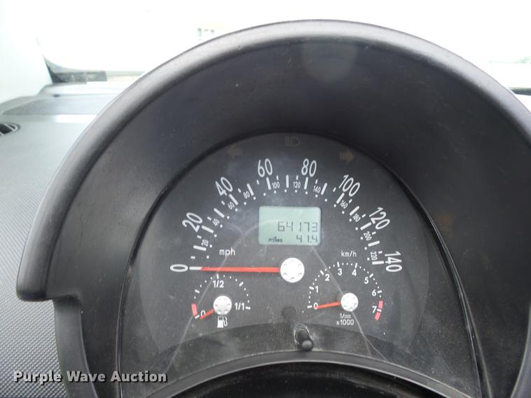 image for item EI9829 2004 Volkswagen New Beetle convertible