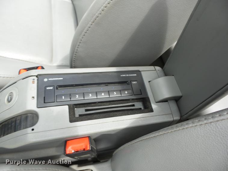 image for item EI9829 2004 Volkswagen New Beetle convertible