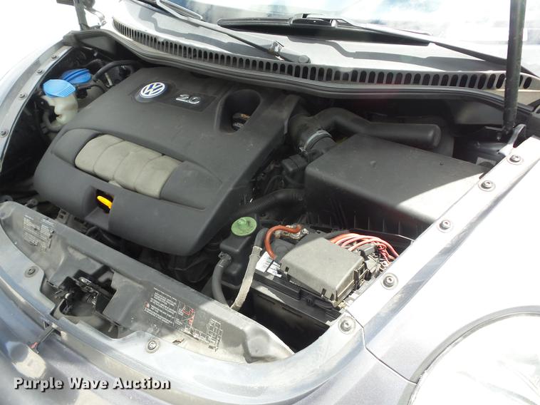 image for item EI9829 2004 Volkswagen New Beetle convertible