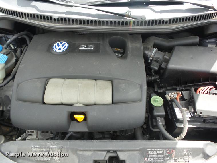 image for item EI9829 2004 Volkswagen New Beetle convertible