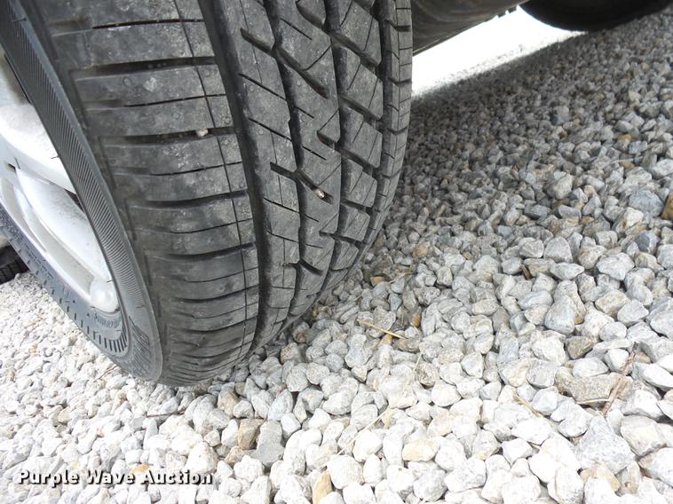 image for item EI9829 2004 Volkswagen New Beetle convertible