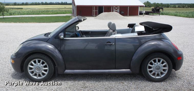 image for item EI9829 2004 Volkswagen New Beetle convertible