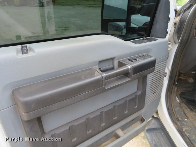 image for item EJ9636 2011 Ford F550 Crew Cab truck cab and chassis