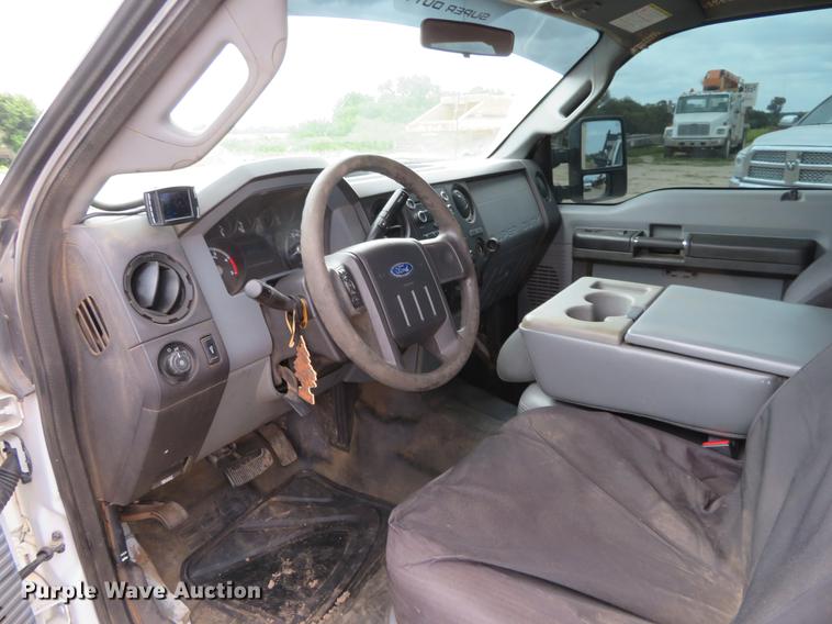 image for item EJ9636 2011 Ford F550 Crew Cab truck cab and chassis