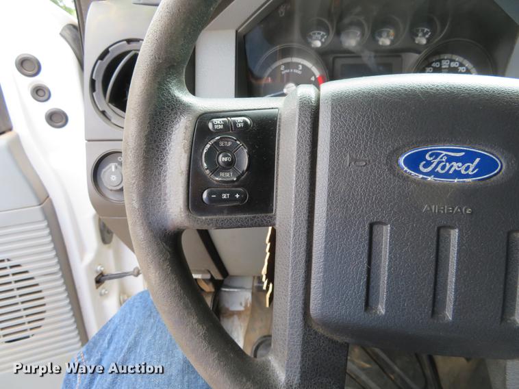 image for item EJ9636 2011 Ford F550 Crew Cab truck cab and chassis