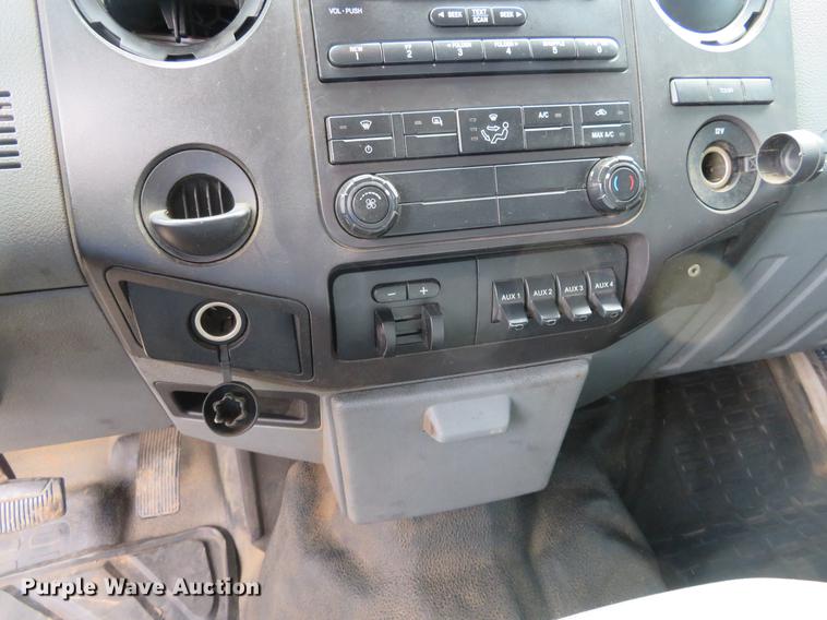 image for item EJ9636 2011 Ford F550 Crew Cab truck cab and chassis