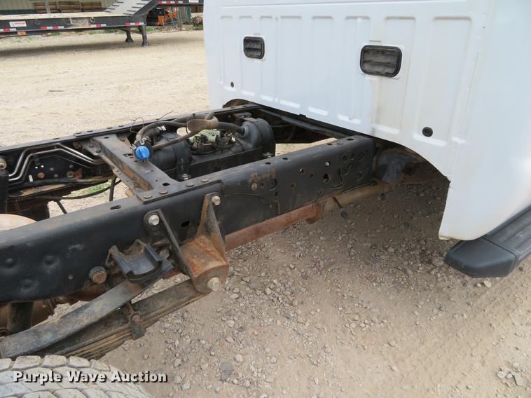 image for item EJ9636 2011 Ford F550 Crew Cab truck cab and chassis