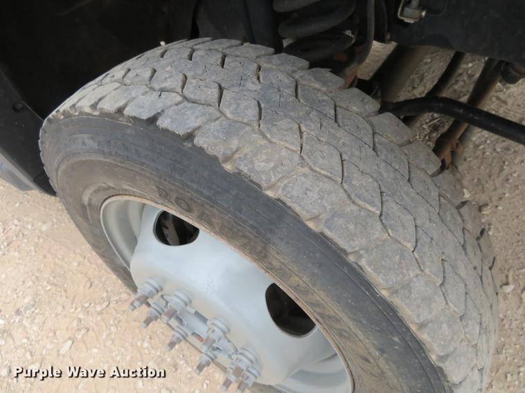 image for item EJ9636 2011 Ford F550 Crew Cab truck cab and chassis