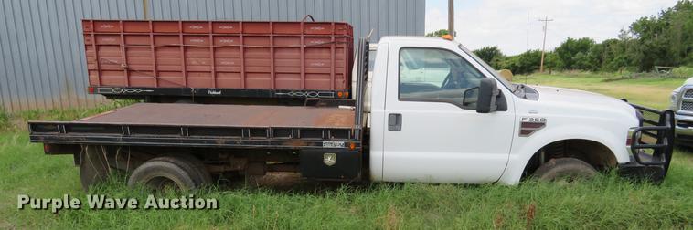 image for item EJ9640 2008 Ford F350 Super Duty bale bed pickup truck