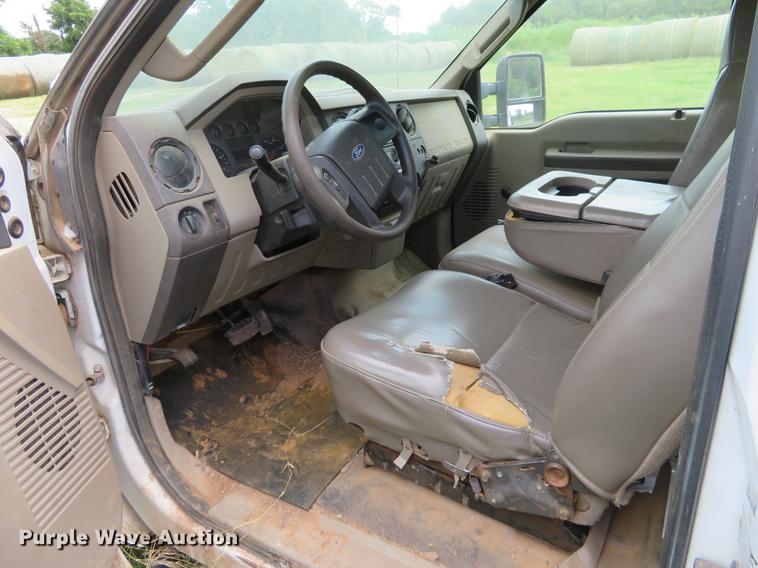 image for item EJ9640 2008 Ford F350 Super Duty bale bed pickup truck