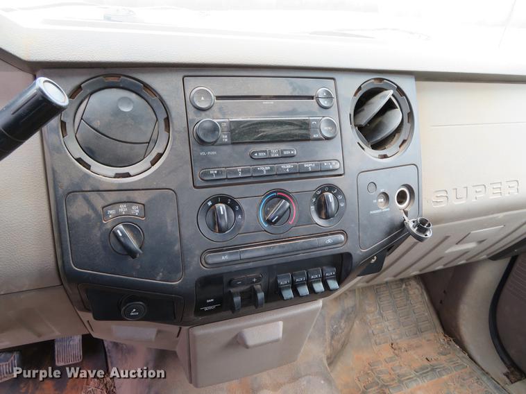 image for item EJ9640 2008 Ford F350 Super Duty bale bed pickup truck