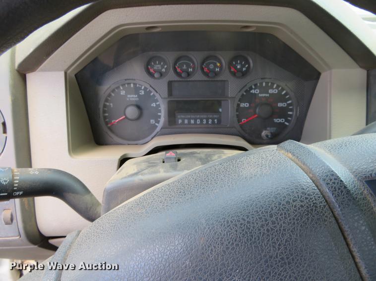 image for item EJ9640 2008 Ford F350 Super Duty bale bed pickup truck