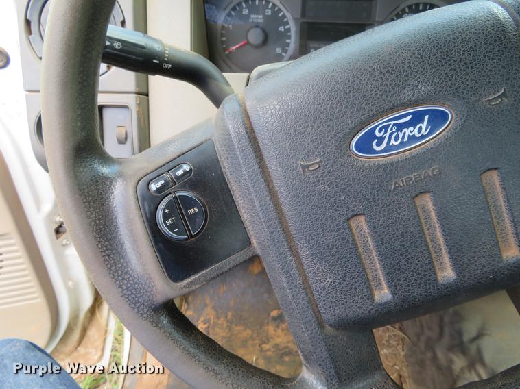 image for item EJ9640 2008 Ford F350 Super Duty bale bed pickup truck