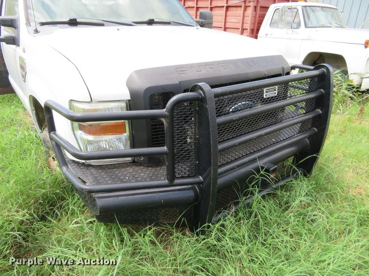 image for item EJ9640 2008 Ford F350 Super Duty bale bed pickup truck