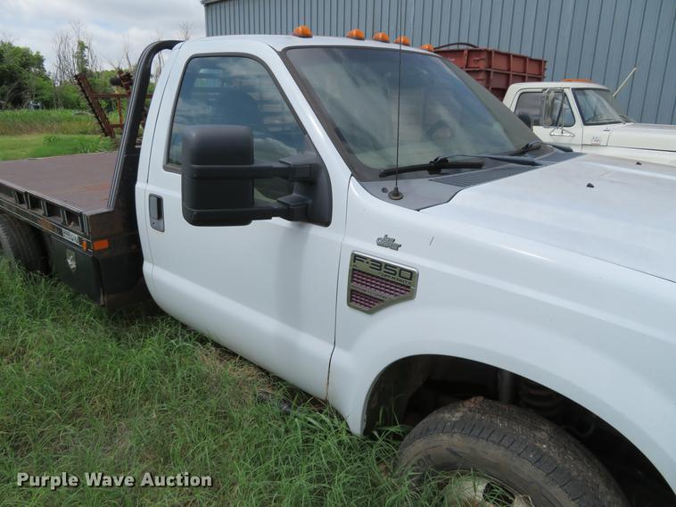 image for item EJ9640 2008 Ford F350 Super Duty bale bed pickup truck