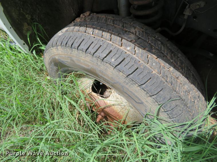 image for item EJ9640 2008 Ford F350 Super Duty bale bed pickup truck