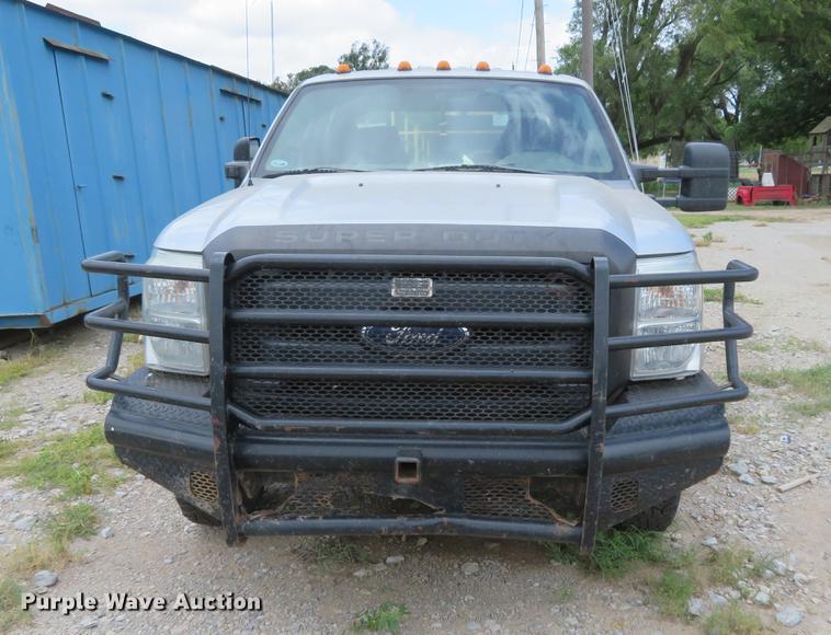 image for item EJ9641 2011 Ford F350 Super Duty Crew Cab pickup truck