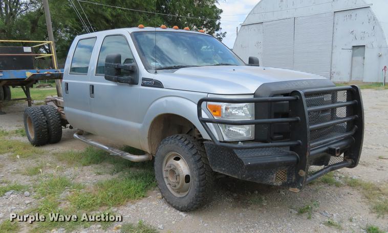 image for item EJ9641 2011 Ford F350 Super Duty Crew Cab pickup truck