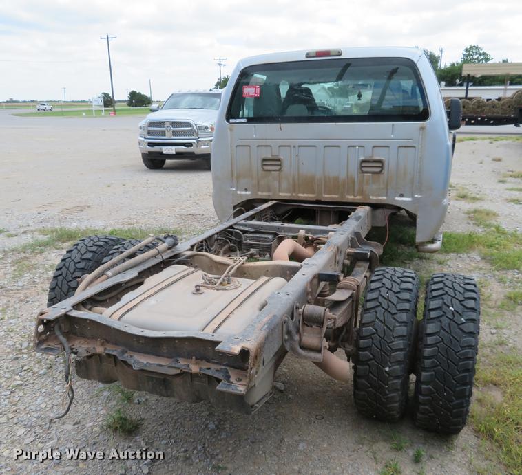 image for item EJ9641 2011 Ford F350 Super Duty Crew Cab pickup truck