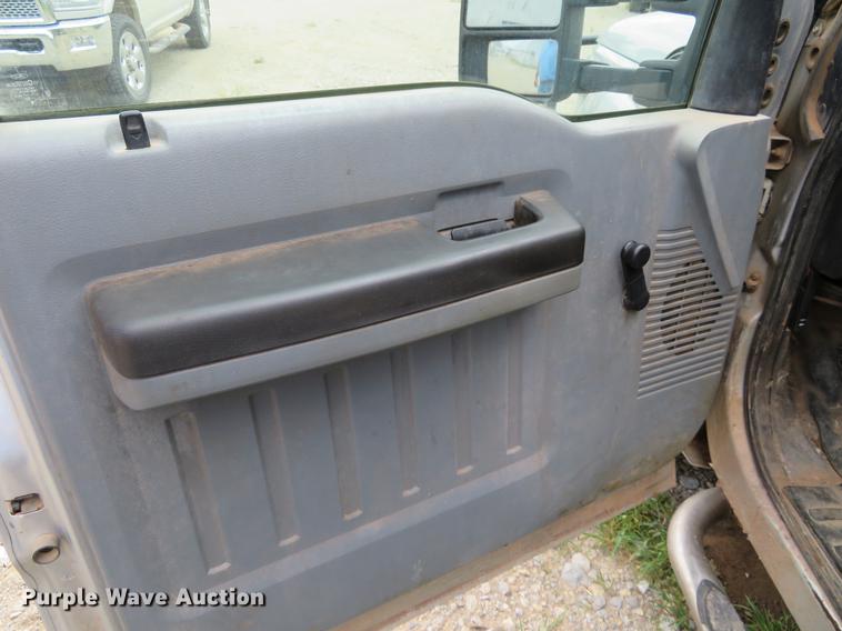 image for item EJ9641 2011 Ford F350 Super Duty Crew Cab pickup truck