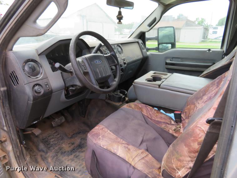 image for item EJ9641 2011 Ford F350 Super Duty Crew Cab pickup truck