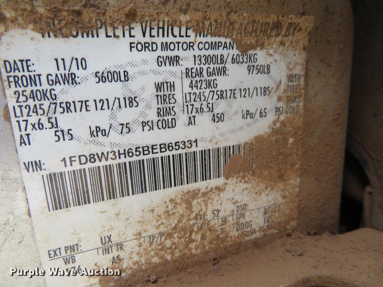 image for item EJ9641 2011 Ford F350 Super Duty Crew Cab pickup truck