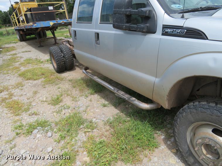 image for item EJ9641 2011 Ford F350 Super Duty Crew Cab pickup truck