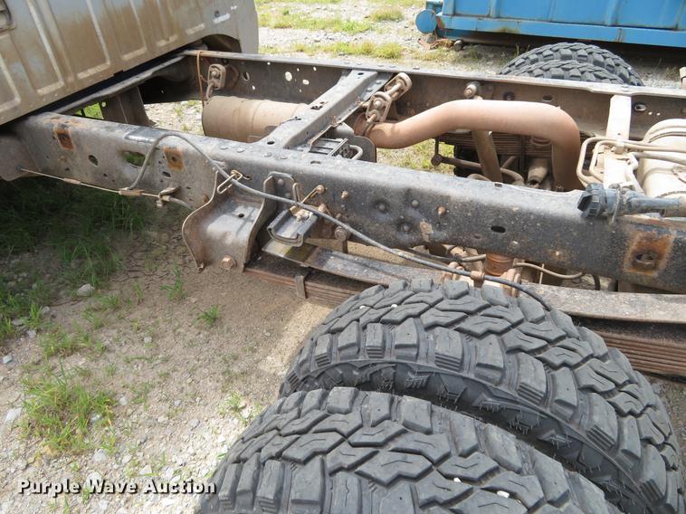 image for item EJ9641 2011 Ford F350 Super Duty Crew Cab pickup truck