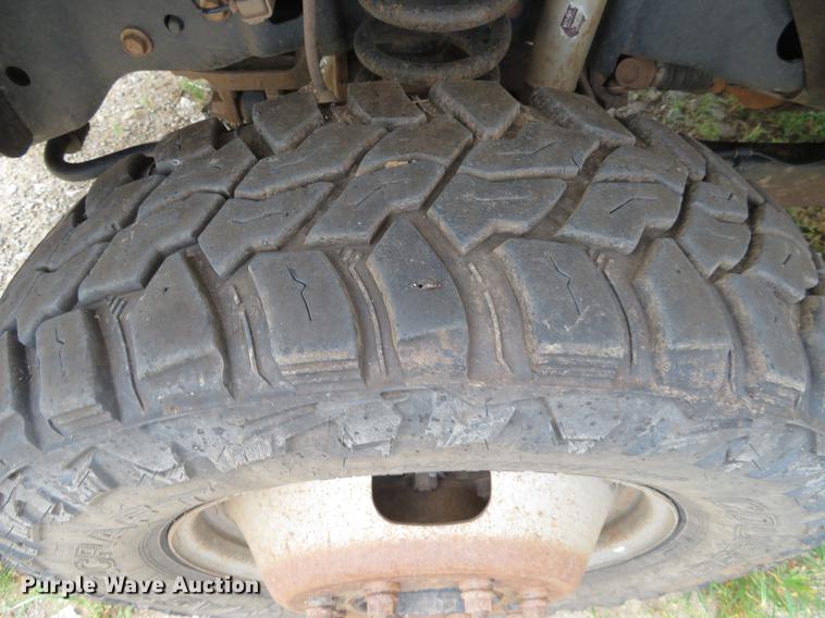 image for item EJ9641 2011 Ford F350 Super Duty Crew Cab pickup truck