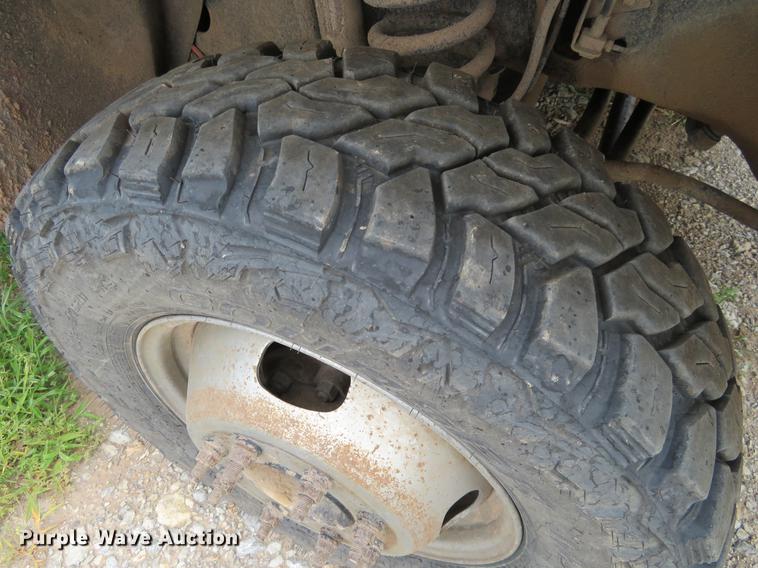 image for item EJ9641 2011 Ford F350 Super Duty Crew Cab pickup truck