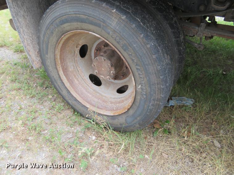 image for item EJ9642 2012 Ford F550 cab and chassis