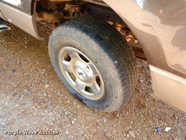 image for item EK9544 2005 Ford F150 XLT SuperCab pickup truck