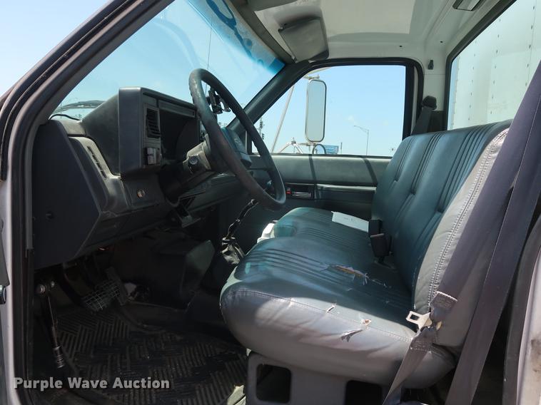 image for item EP9428 1999 Chevrolet C6500 box truck