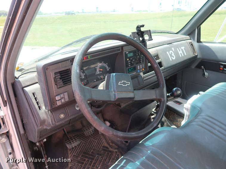 image for item EP9428 1999 Chevrolet C6500 box truck