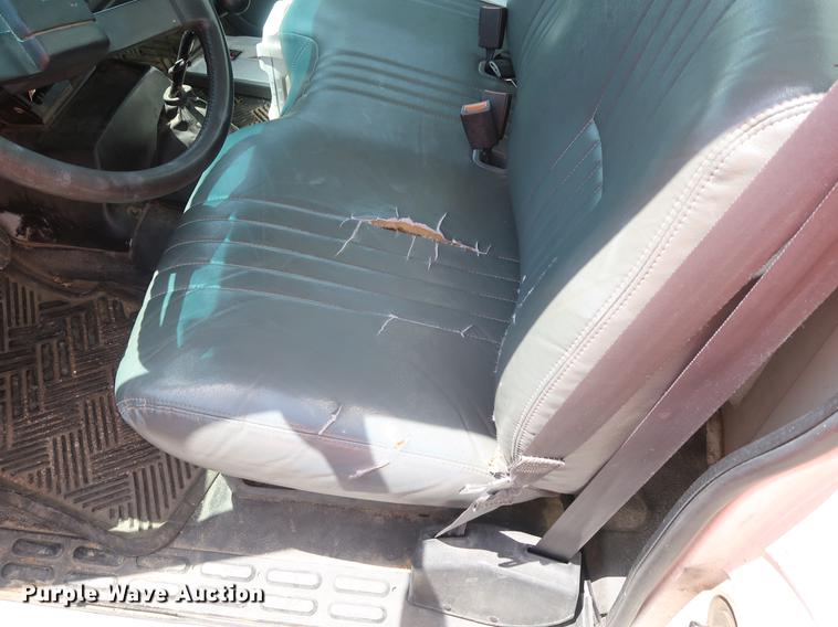 image for item EP9428 1999 Chevrolet C6500 box truck