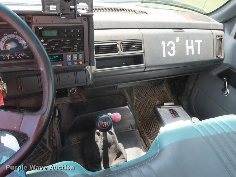 image for item EP9428 1999 Chevrolet C6500 box truck