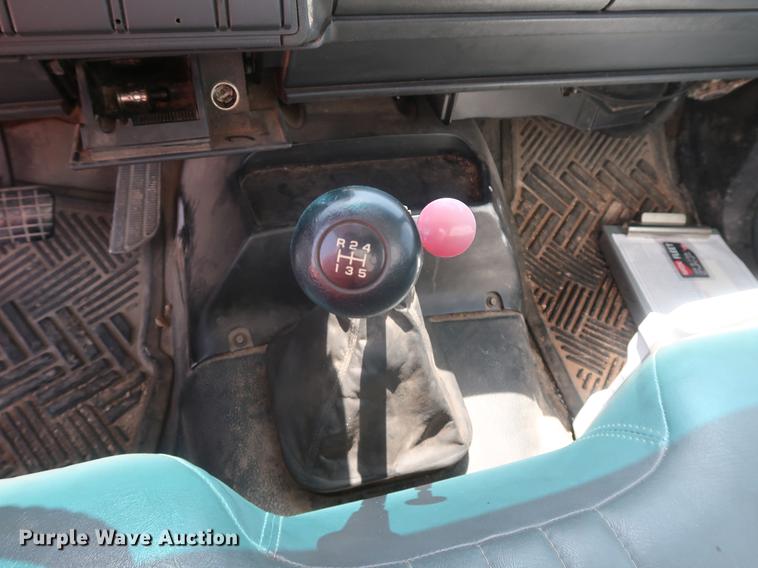 image for item EP9428 1999 Chevrolet C6500 box truck