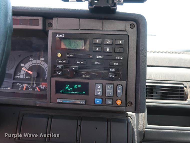 image for item EP9428 1999 Chevrolet C6500 box truck