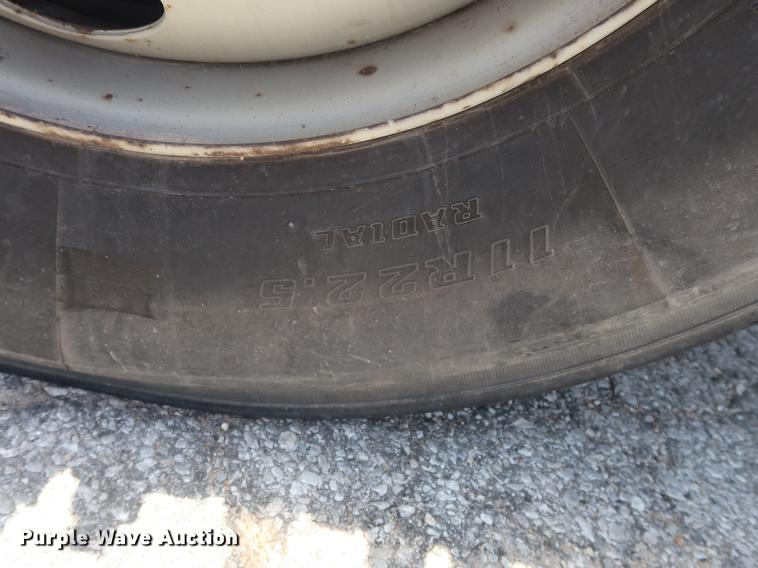 image for item EP9428 1999 Chevrolet C6500 box truck