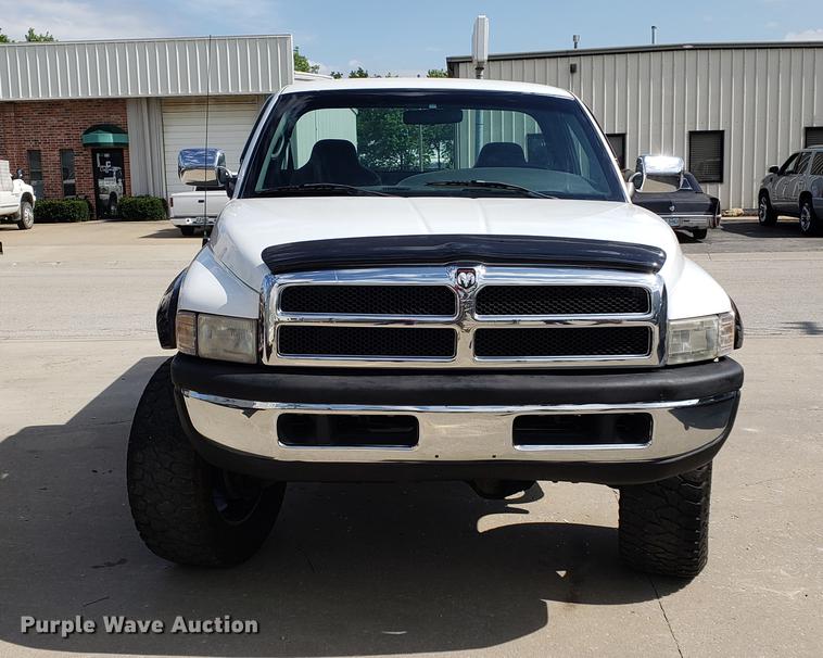 image for item EP9440 2001 Dodge Ram 2500 pickup truck