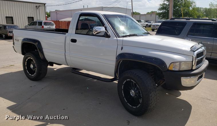 image for item EP9440 2001 Dodge Ram 2500 pickup truck