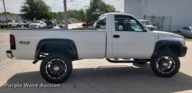 image for item EP9440 2001 Dodge Ram 2500 pickup truck