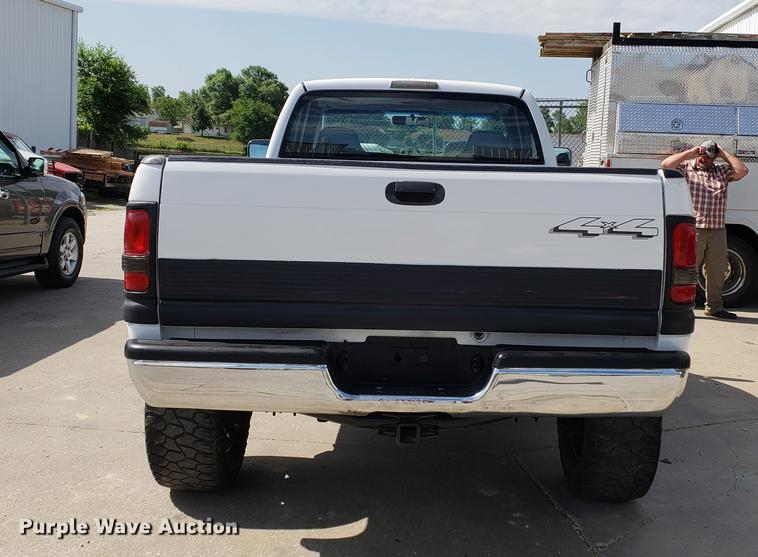 image for item EP9440 2001 Dodge Ram 2500 pickup truck