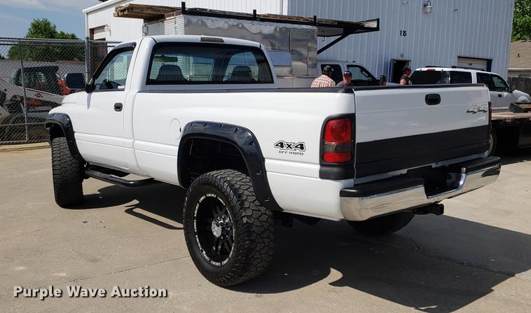image for item EP9440 2001 Dodge Ram 2500 pickup truck