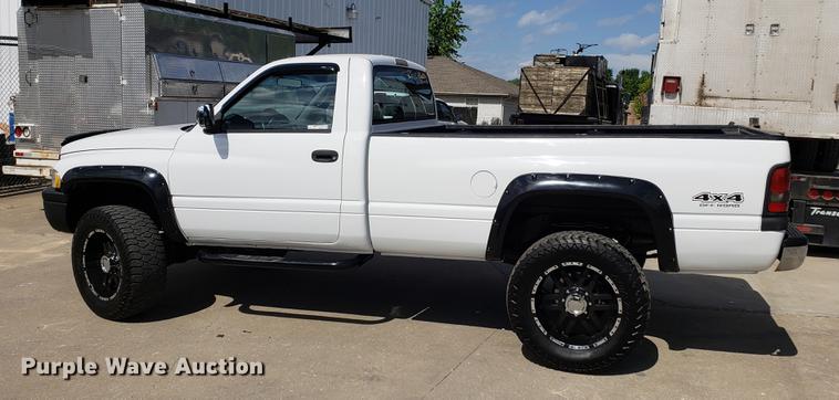 image for item EP9440 2001 Dodge Ram 2500 pickup truck