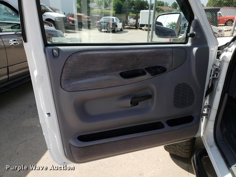 image for item EP9440 2001 Dodge Ram 2500 pickup truck