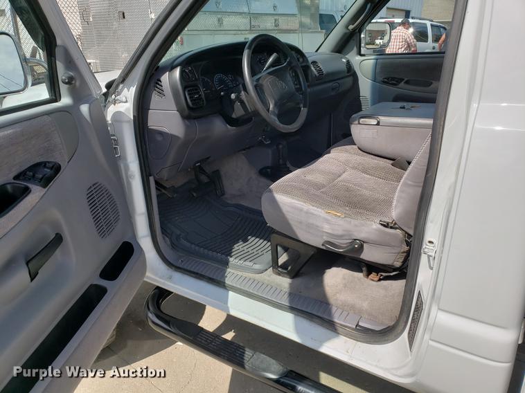 image for item EP9440 2001 Dodge Ram 2500 pickup truck