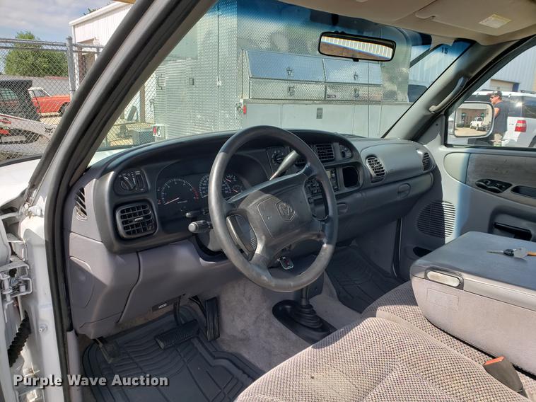 image for item EP9440 2001 Dodge Ram 2500 pickup truck